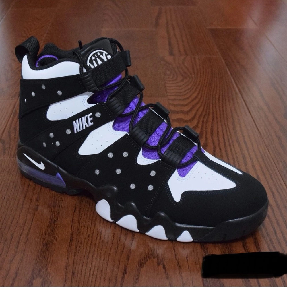 Nike Black and Purple Sneakers with Air Cushioning - Picture 1 of 3